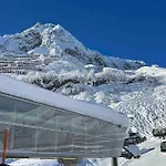 Skilounge Direkt Beim Skilift Zürs