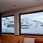 Skilounge Direkt Beim Skilift Zürs