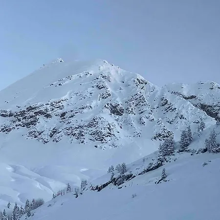 Skilounge Direkt Beim Skilift Zürs